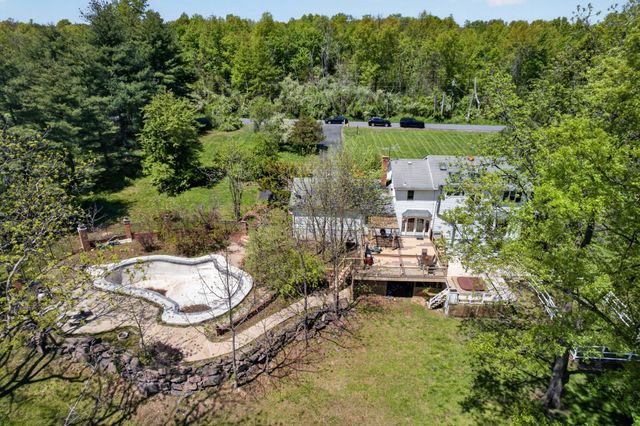 114 FEATHERBED LN, Hopewell, NJ 08525