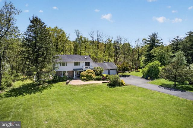 114 FEATHERBED LN, Hopewell, NJ 08525