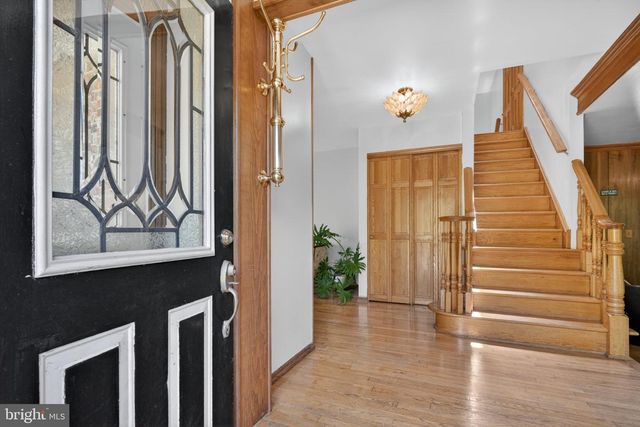 114 FEATHERBED LN, Hopewell, NJ 08525