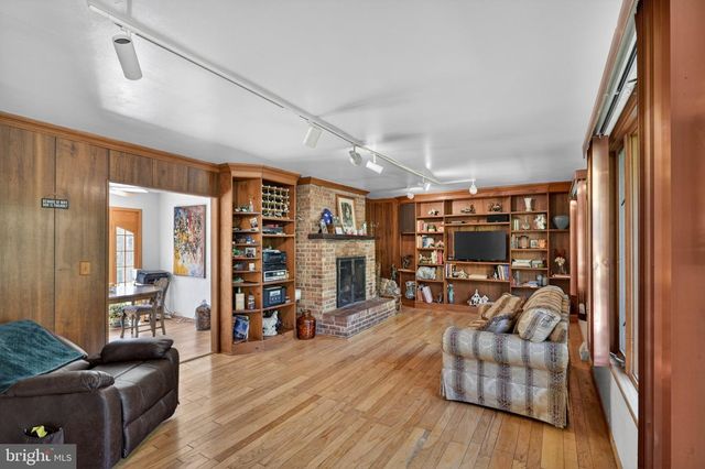 114 FEATHERBED LN, Hopewell, NJ 08525