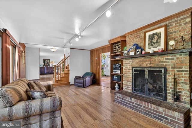 114 FEATHERBED LN, Hopewell, NJ 08525