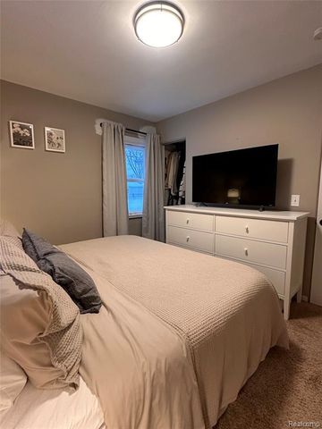 2082 Kohler Street, Waterford, MI 48329