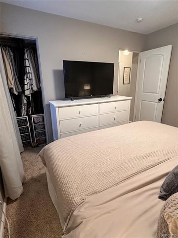 2082 Kohler Street, Waterford, MI 48329