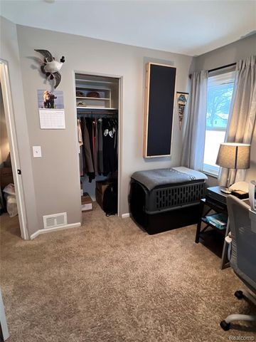 2082 Kohler Street, Waterford, MI 48329