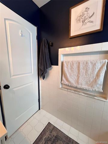 2082 Kohler Street, Waterford, MI 48329