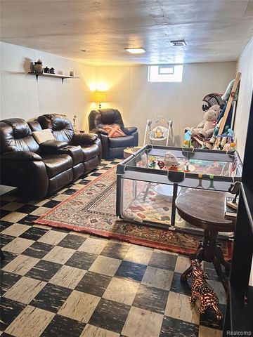 2082 Kohler Street, Waterford, MI 48329