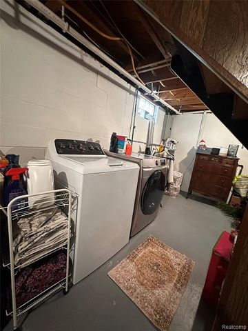 2082 Kohler Street, Waterford, MI 48329