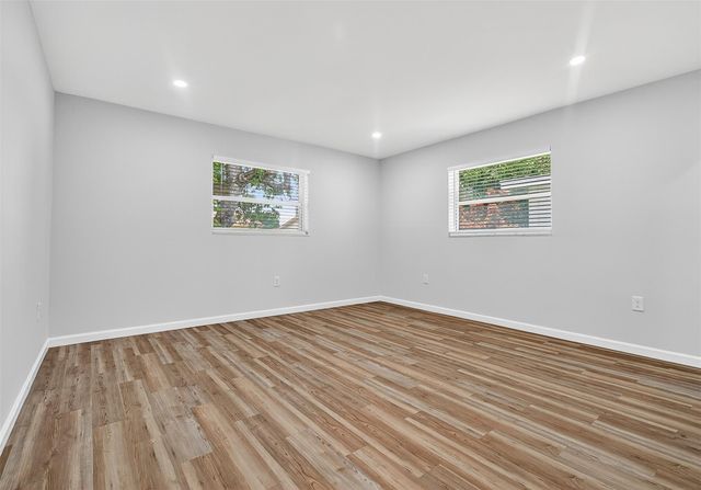 5714 NW 70th Ter, Tamarac, FL 33321