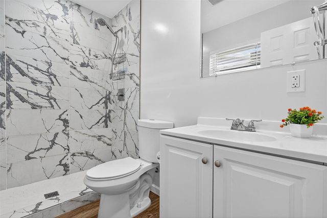 5714 NW 70th Ter, Tamarac, FL 33321