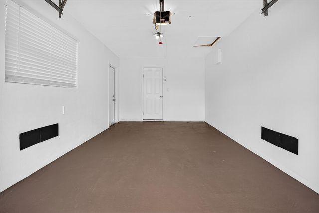 5714 NW 70th Ter, Tamarac, FL 33321