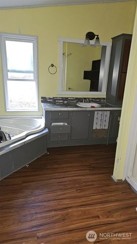 1104 E Alderwood Road, Belfair, WA 98528