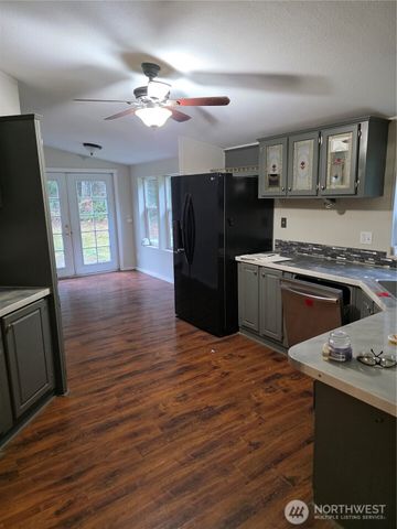 1104 E Alderwood Road, Belfair, WA 98528