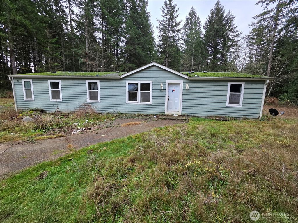 1104 E Alderwood Road, Belfair, WA 98528