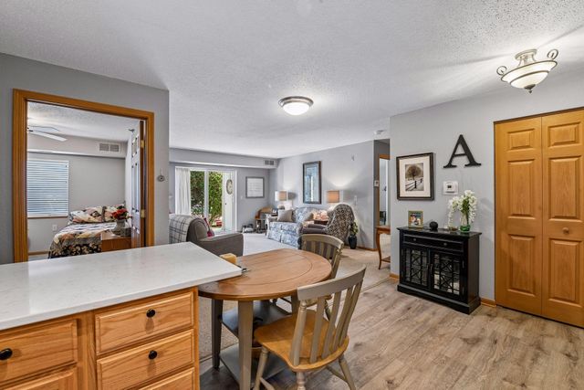 1321 Lake Drive W 123, Chanhassen, MN 55317