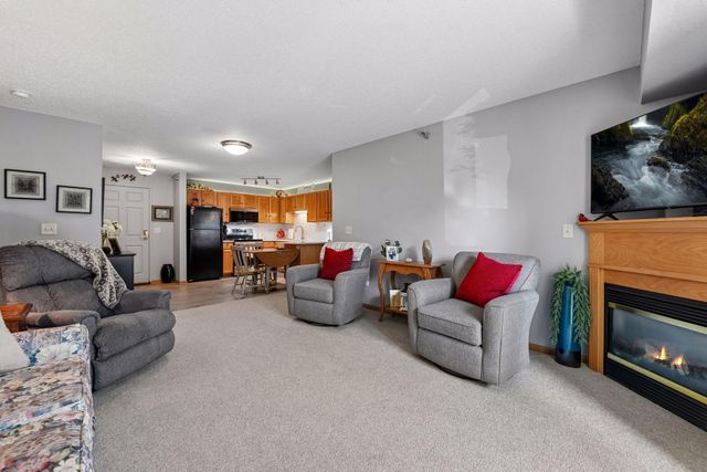 1321 Lake Drive W 123, Chanhassen, MN 55317