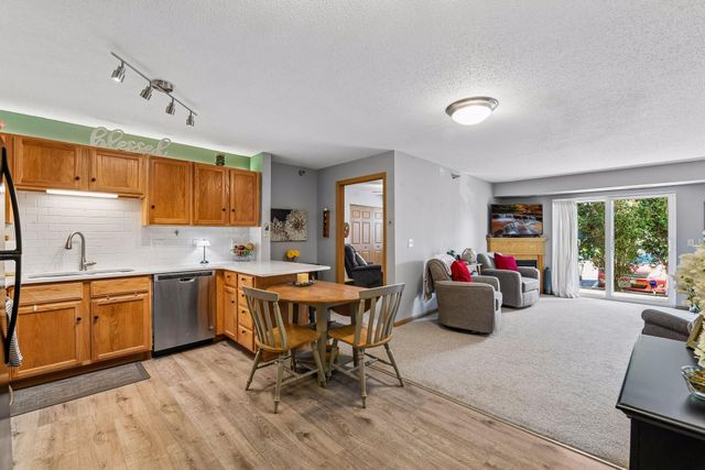1321 Lake Drive W 123, Chanhassen, MN 55317