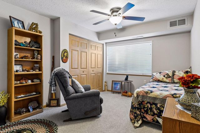 1321 Lake Drive W 123, Chanhassen, MN 55317