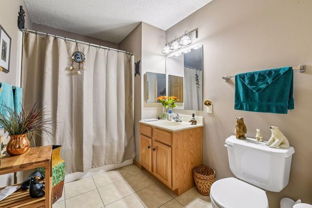 1321 Lake Drive W 123, Chanhassen, MN 55317