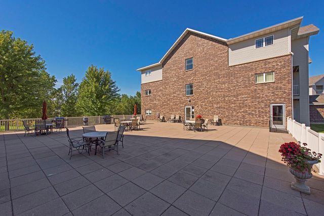1321 Lake Drive W 123, Chanhassen, MN 55317