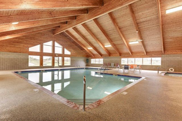 1321 Lake Drive W 123, Chanhassen, MN 55317