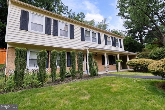 8418 STONE GATE DR, Annandale, VA 22003