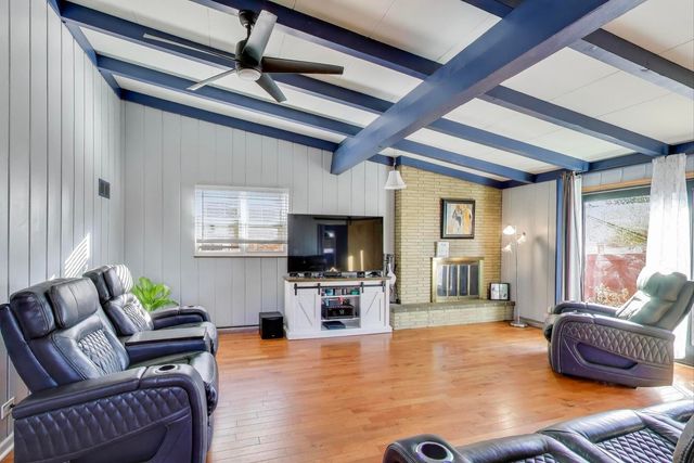 5935 W Henderson Street, Chicago, IL 60634