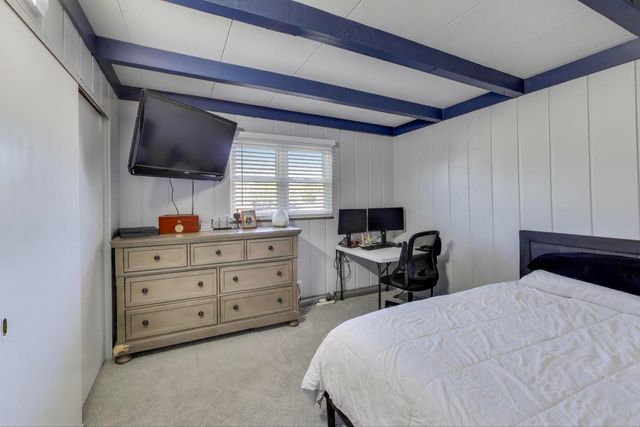 5935 W Henderson Street, Chicago, IL 60634