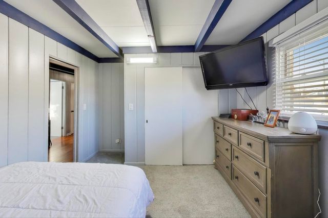 5935 W Henderson Street, Chicago, IL 60634