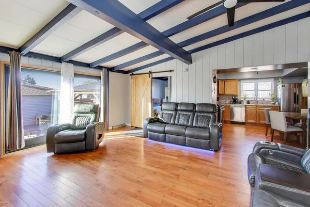 5935 W Henderson Street, Chicago, IL 60634