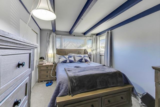 5935 W Henderson Street, Chicago, IL 60634