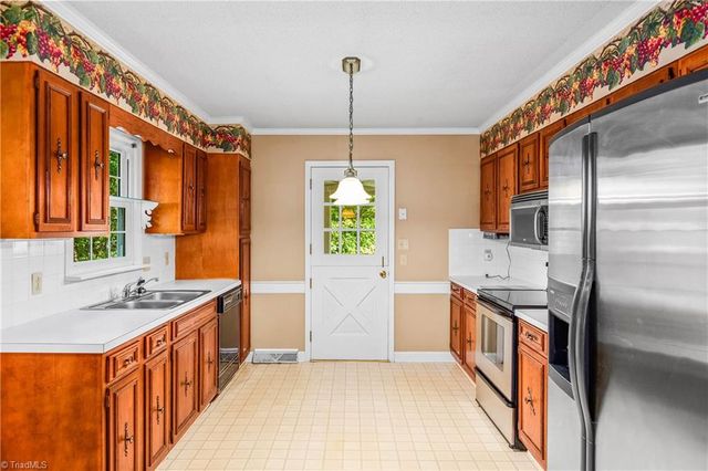 1837 Turfwood Drive, Pfafftown, NC 27040