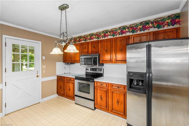1837 Turfwood Drive, Pfafftown, NC 27040