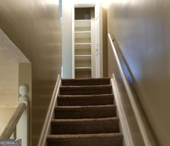 1022 Thornwoode Lane, Stone Mountain, GA 30083