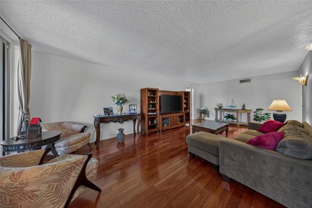 4702 Fountains Drive S, Greenacres, FL 33467