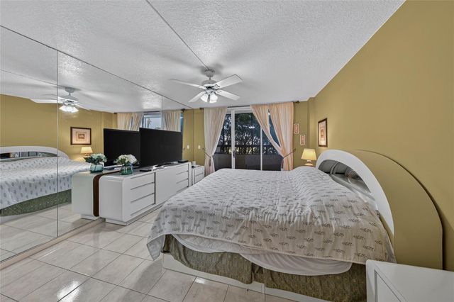 4702 Fountains Drive S, Greenacres, FL 33467