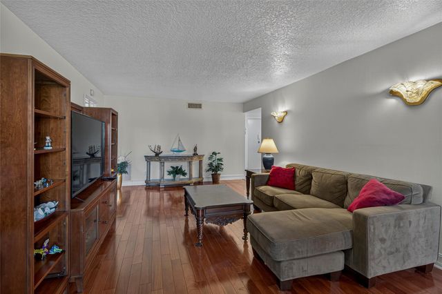 4702 Fountains Drive S, Greenacres, FL 33467