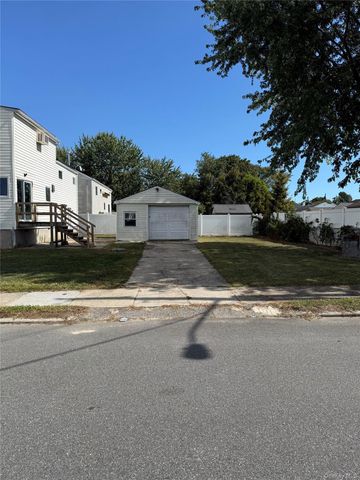 49 Noble Street, North Babylon, NY 11703