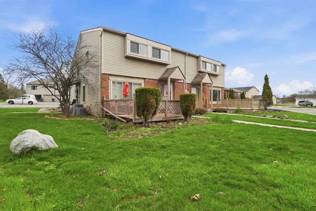 12264 Woodside Drive, Grand Blanc, MI 48439