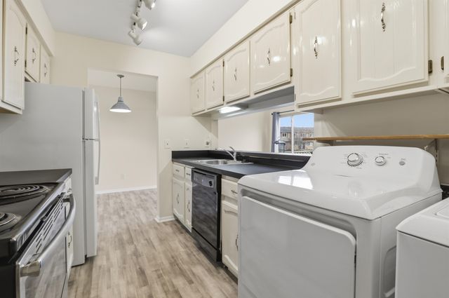 12264 Woodside Drive, Grand Blanc, MI 48439
