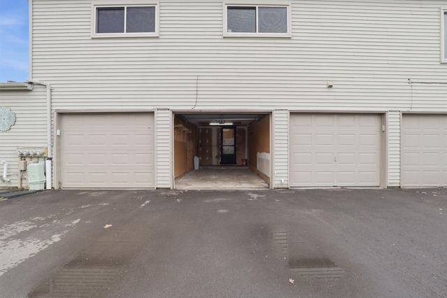 12264 Woodside Drive, Grand Blanc, MI 48439