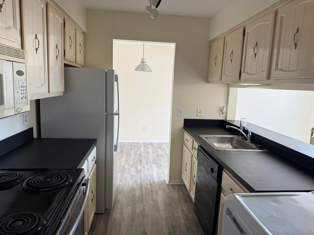 12264 Woodside Drive, Grand Blanc, MI 48439