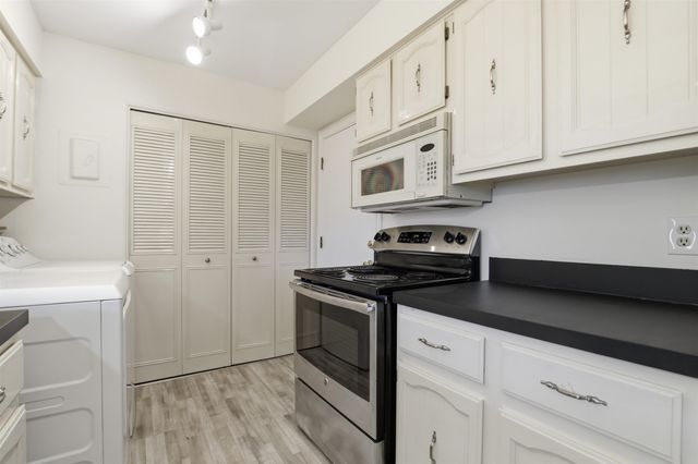 12264 Woodside Drive, Grand Blanc, MI 48439