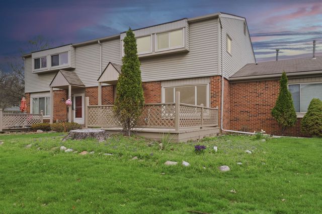 12264 Woodside Drive, Grand Blanc, MI 48439