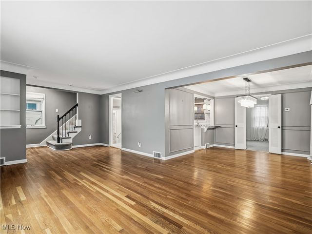 3609 E Scarborough Road, University Heights, OH 44118