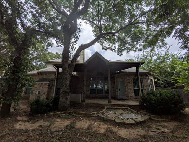 917 Greenfield Court, Kennedale, TX 76060