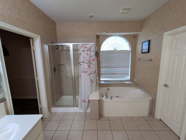 917 Greenfield Court, Kennedale, TX 76060