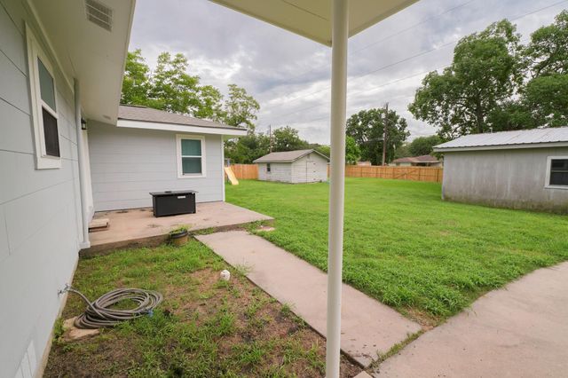 214 South Street, Schulenburg, TX 78956