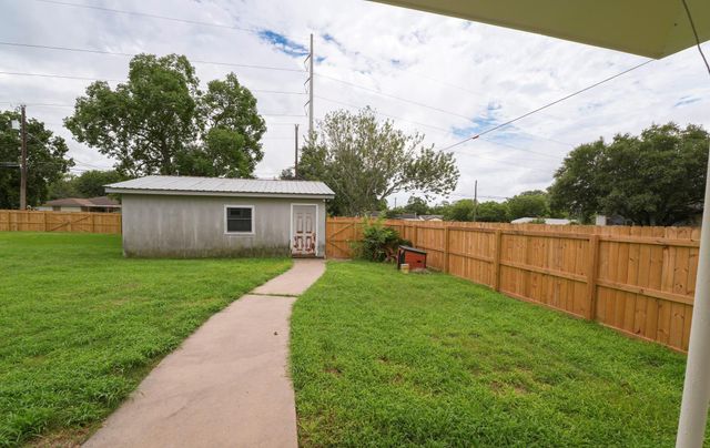 214 South Street, Schulenburg, TX 78956