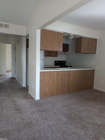 24192 Ashford Lane, Clinton Township, MI 48036