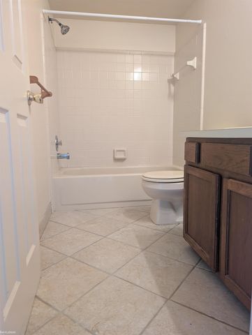 24192 Ashford Lane, Clinton Township, MI 48036